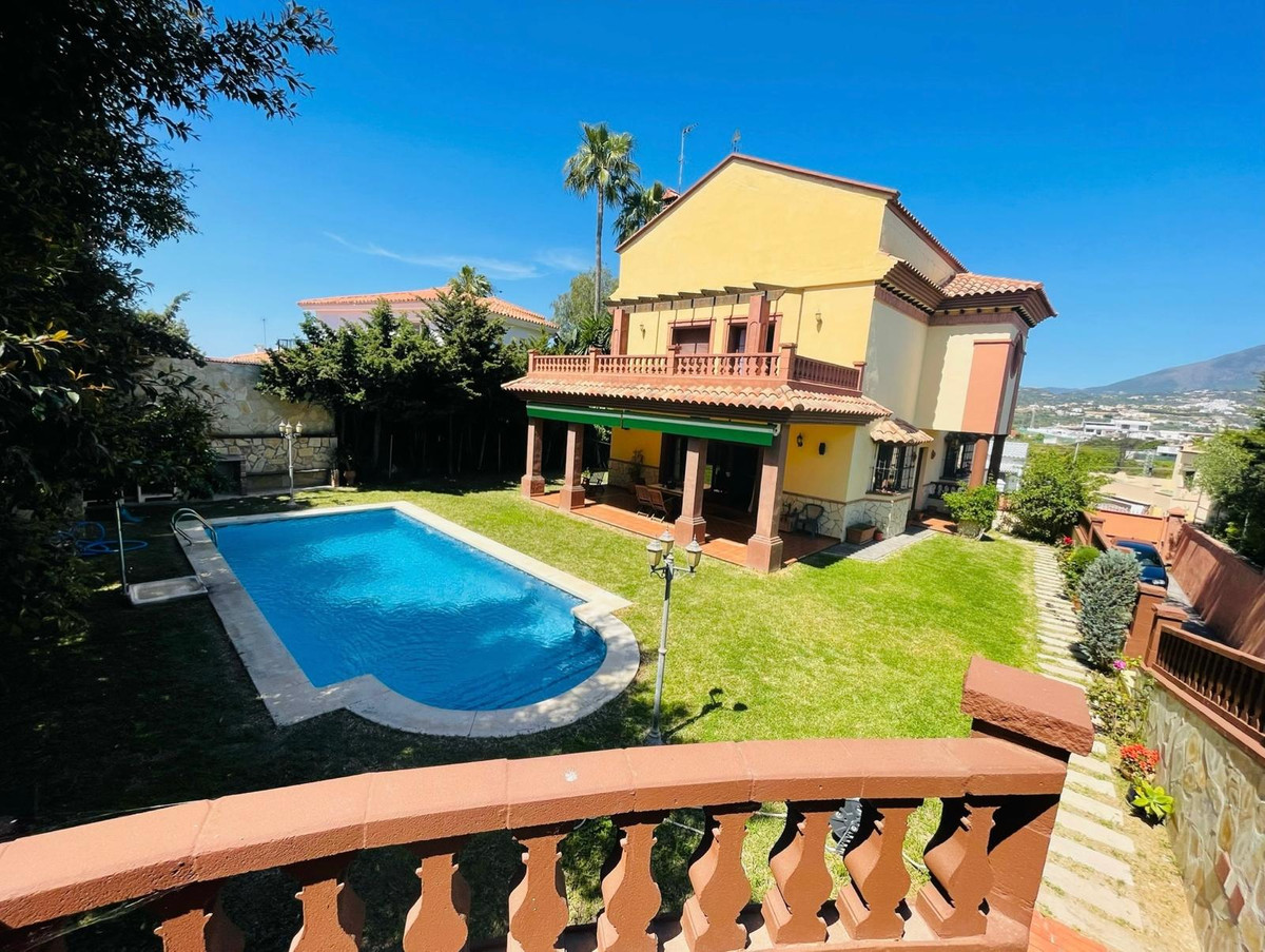 Detached Villa in San Pedro de Alcántara