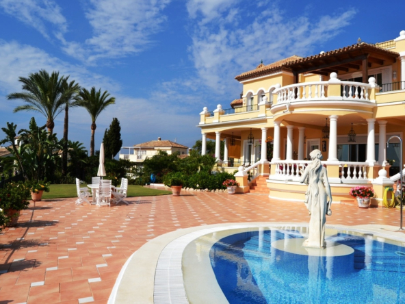 Detached Villa in El Paraiso