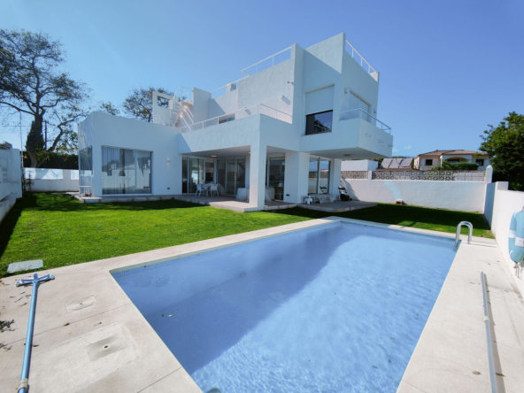 Detached Villa in San Pedro de Alcántara