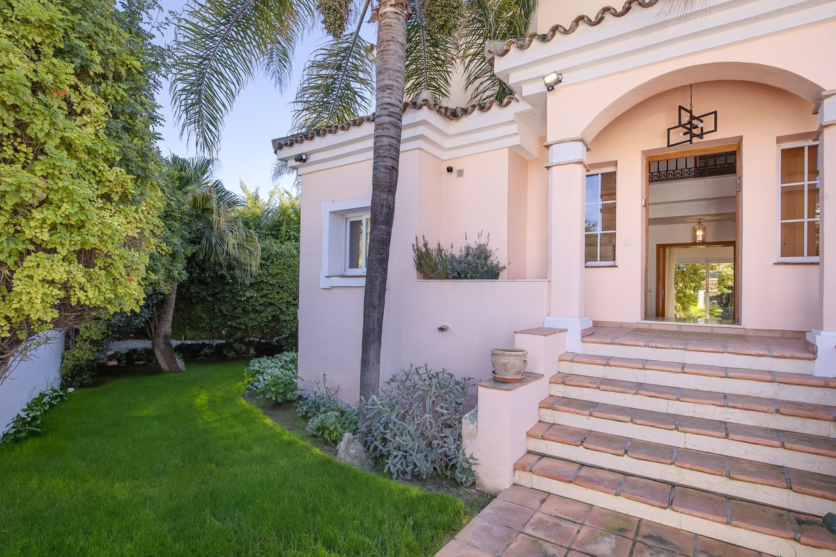 Detached Villa in San Pedro de Alcántara
