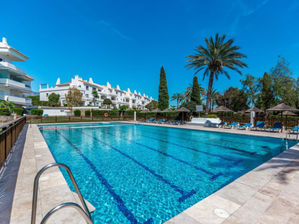 Middle Floor Apartment in Nueva Andalucía