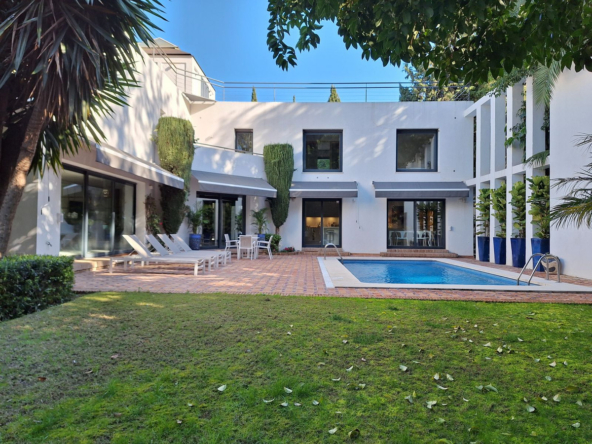 Detached Villa in Nueva Andalucía