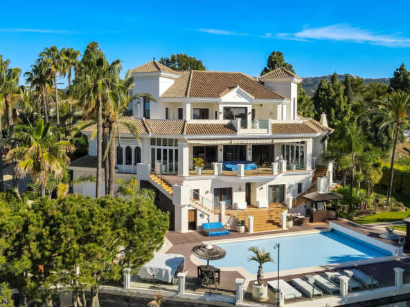 Detached Villa in Hacienda Las Chapas
