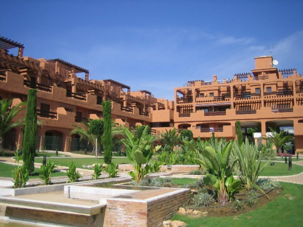 Middle Floor Apartment in Estepona