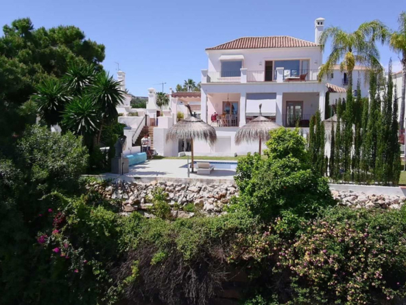 Detached Villa in New Golden Mile